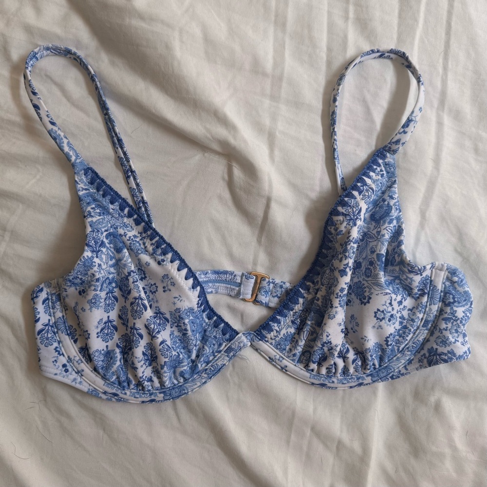 Hollister Blue and White Floral Bikini Top